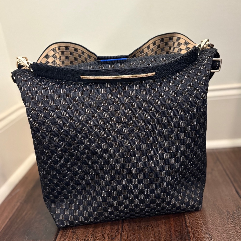 Rothy's Bucket Bag in Night Song